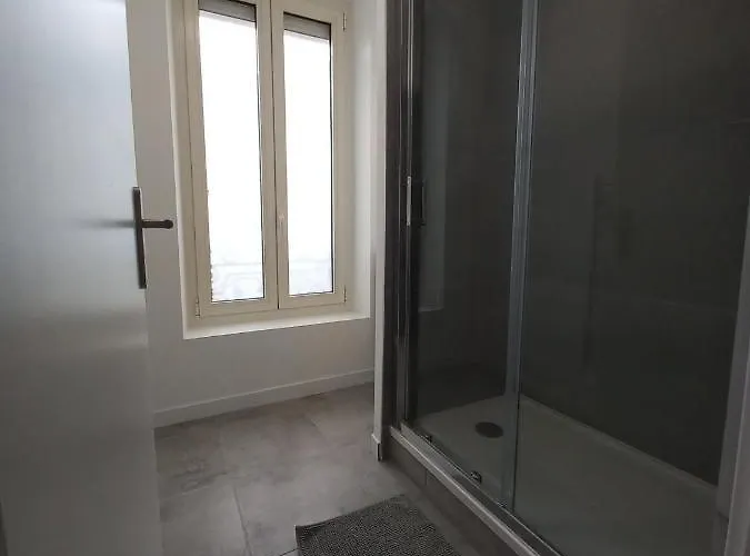 Le 29 Spacieux , Wifi Et Climatisation شقة *